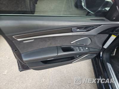 2016 Audi S8 - zdjęcie 9 z 29 - miniatura