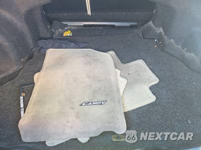 2012 Toyota Camry LE - zdjęcie 17 z 33 - miniatura