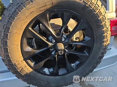2022 Jeep Wrangler Unlimited Sahara High Altitude Edition - zdjęcie 7 z 24 - miniatura