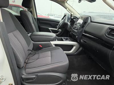 2024 Nissan TITAN SV Crew Cab Short Bed - zdjęcie 8 z 28 - miniatura