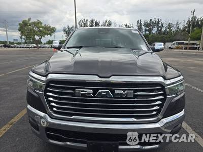 2026 Ram 1500 Laramie Crew Cab Short Bed - zdjęcie 2 z 20 - miniatura