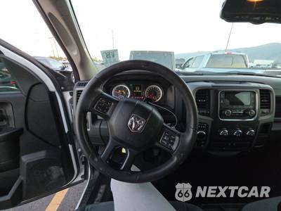 2017 Ram 1500 Tradesman Crew Cab Short Bed - zdjęcie 10 z 45 - miniatura