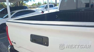 2016 Toyota Tacoma SR5 Crew Cab Medium Bed - zdjęcie 30 z 34 - miniatura