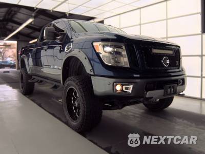 2017 Nissan TITAN XD PRO-4X Crew Cab Medium Bed - zdjęcie 4 z 47 - miniatura