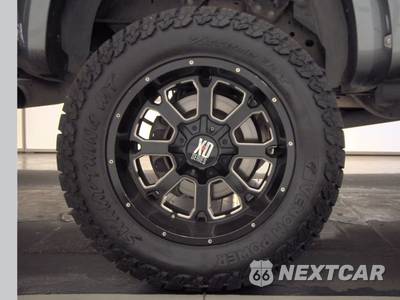 2017 Nissan TITAN XD PRO-4X Crew Cab Medium Bed - zdjęcie 11 z 47 - miniatura