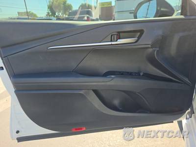 2025 Toyota Camry SE - zdjęcie 9 z 24 - miniatura