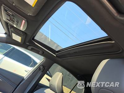 2025 Toyota Camry SE - zdjęcie 14 z 24 - miniatura