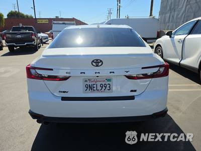 2025 Toyota Camry SE - zdjęcie 5 z 24 - miniatura