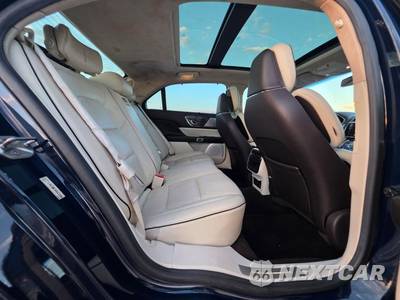 2017 Lincoln Continental Black Label - zdjęcie 9 z 13 - miniatura
