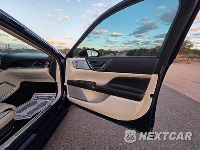 2017 Lincoln Continental Black Label - zdjęcie 11 z 13 - miniatura