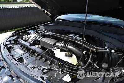 2026 Ford Explorer ST - zdjęcie 23 z 25 - miniatura