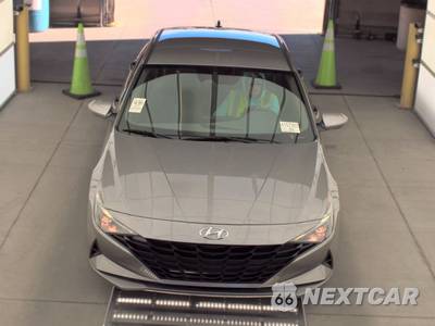2023 Hyundai Elantra SE - zdjęcie 2 z 48 - miniatura