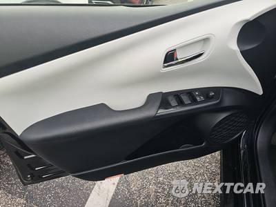2022 Toyota Prius LE - zdjęcie 9 z 22 - miniatura