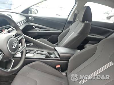 2021 Hyundai Elantra SE - zdjęcie 7 z 67 - miniatura