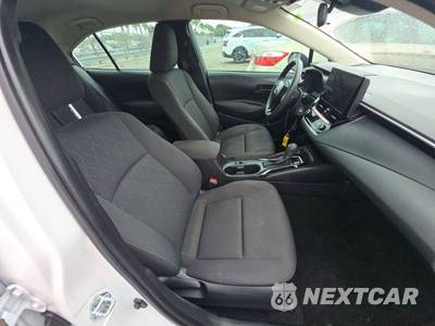 2025 Toyota Corolla LE Sedan - zdjęcie 8 z 22 - miniatura