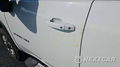 2025 Chevrolet Silverado 2500HD LT Crew Cab Long Bed 1LT - zdjęcie 21 z 34 - miniatura