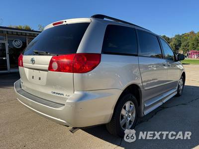 2010 Toyota Sienna LE Minivan 8-Passenger 119.3" WB - zdjęcie 5 z 32 - miniatura