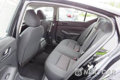2025 Nissan Altima SV - zdjęcie 13 z 26 - miniatura