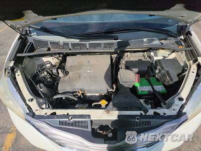 2016 Toyota Sienna XLE Premium 8-Passenger 119.3" WB - zdjęcie 16 z 54 - miniatura
