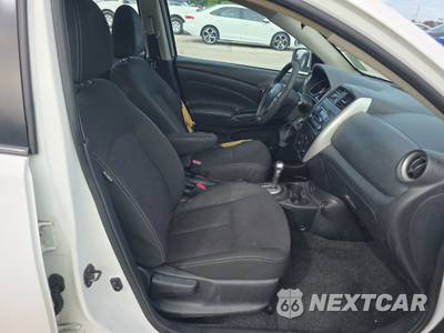 2018 Nissan Versa Sedan SV - zdjęcie 8 z 34 - miniatura