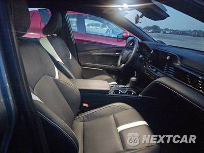 2026 Toyota Camry SE - zdjęcie 8 z 18 - miniatura