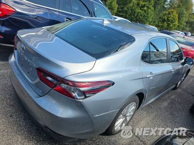 2021 Toyota Camry LE - zdjęcie 4 z 28 - miniatura