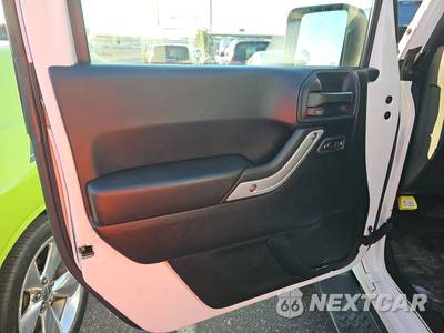 2015 Jeep Wrangler Unlimited Sahara - zdjęcie 9 z 28 - miniatura
