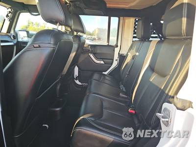 2015 Jeep Wrangler Unlimited Sahara - zdjęcie 13 z 28 - miniatura