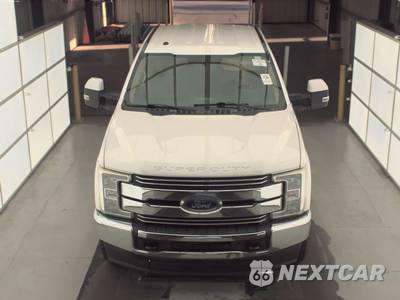 2017 Ford Super Duty F-250 Lariat Crew Cab Medium Bed - zdjęcie 2 z 28 - miniatura