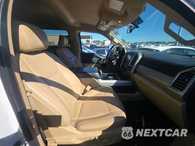2017 Ford Super Duty F-250 Lariat Crew Cab Medium Bed - zdjęcie 8 z 28 - miniatura