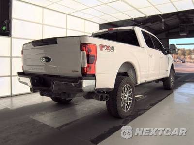 2017 Ford Super Duty F-250 Lariat Crew Cab Medium Bed - zdjęcie 4 z 28 - miniatura