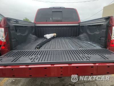 2019 Nissan TITAN SL Crew Cab Short Bed - zdjęcie 16 z 40 - miniatura