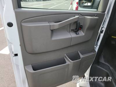 2025 GMC Savana 2500 Cargo Van 1WT 135.0" WB - zdjęcie 9 z 40 - miniatura