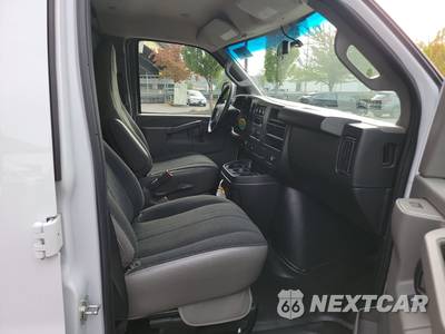 2025 GMC Savana 2500 Cargo Van 1WT 135.0" WB - zdjęcie 8 z 40 - miniatura