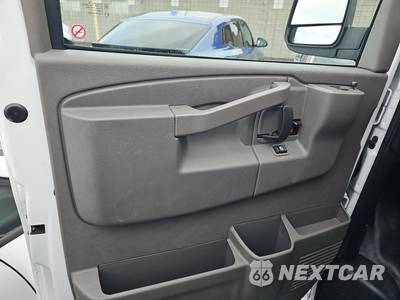 2025 Chevrolet Express 2500 Cargo Van 1WT 135.0" WB - zdjęcie 9 z 27 - miniatura