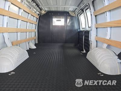 2025 Chevrolet Express 2500 Cargo Van 1WT 135.0" WB - zdjęcie 16 z 31 - miniatura