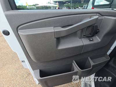 2025 Chevrolet Express 2500 Cargo Van 1WT 135.0" WB - zdjęcie 9 z 33 - miniatura