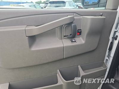 2025 GMC Savana 2500 Cargo Van 1WT 135.0" WB - zdjęcie 9 z 22 - miniatura