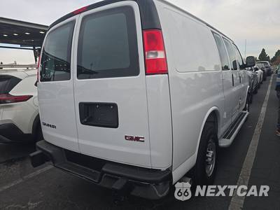 2025 GMC Savana 2500 Cargo Van 1WT 135.0" WB - zdjęcie 4 z 21 - miniatura