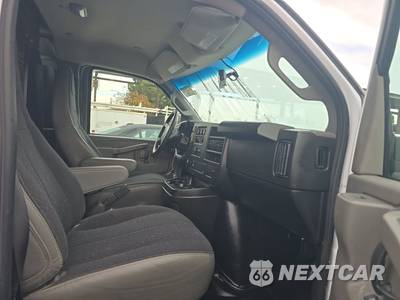 2025 GMC Savana 2500 Cargo Van 1WT 135.0" WB - zdjęcie 8 z 21 - miniatura