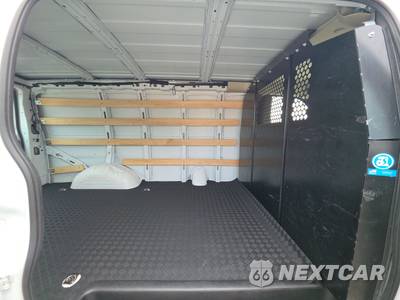 2025 GMC Savana 2500 Cargo Van 1WT 135.0" WB - zdjęcie 13 z 28 - miniatura