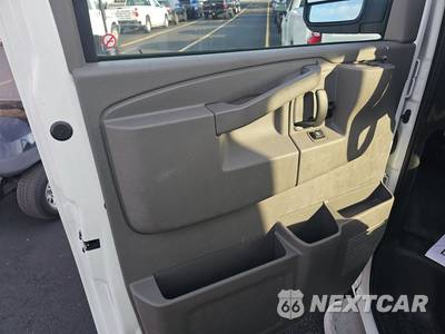 2025 GMC Savana 2500 Cargo Van 1WT 135.0" WB - zdjęcie 9 z 20 - miniatura