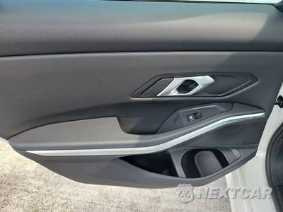 2025 BMW 3 Series Sedan 330i - zdjęcie 11 z 50 - miniatura