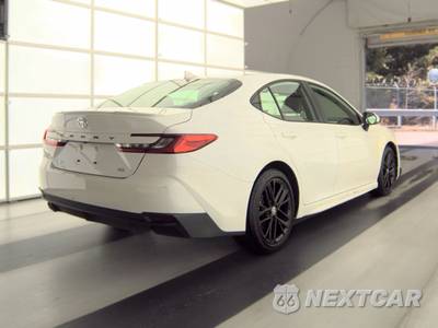 2026 Toyota Camry SE - zdjęcie 4 z 23 - miniatura