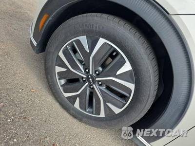 2024 Kia EV6 Light Long Range - zdjęcie 17 z 32 - miniatura