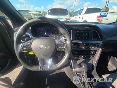 2017 Hyundai Sonata Sport 2.0T - zdjęcie 11 z 37 - miniatura