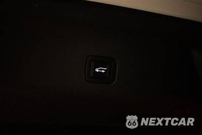 2021 Chevrolet Suburban Z71 2Z7 - zdjęcie 8 z 31 - miniatura