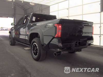 2024 Toyota Tacoma TRD Off-Road Crew Cab Long Bed - zdjęcie 6 z 17 - miniatura