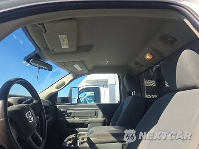 2018 Ram 4500 Cab Chassis Tradesman Regular Cab DRW - zdjęcie 16 z 19 - miniatura