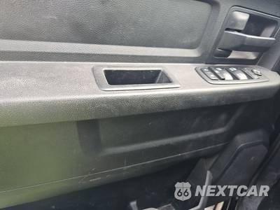 2018 Ram 2500 Tradesman Crew Cab Medium Bed - zdjęcie 9 z 17 - miniatura